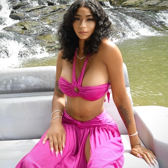 Edge Two Piece Pink Set - Picture 12 of 13